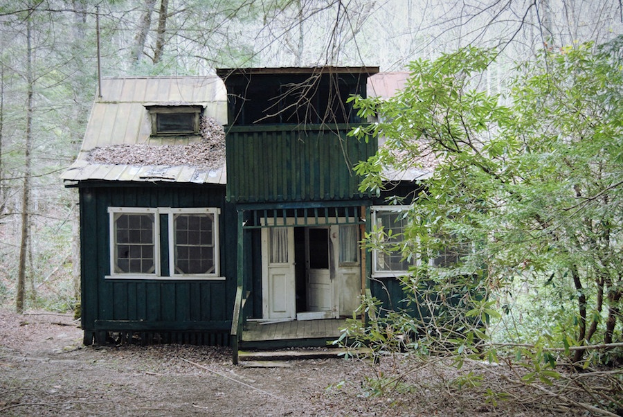 abandoned house2.jpg
