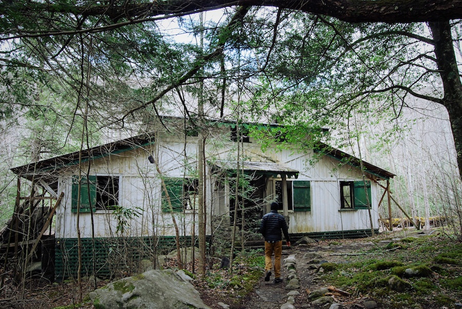 abandoned house4.jpg