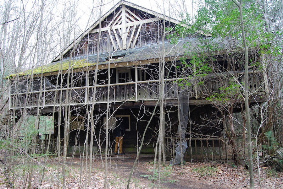 abandoned house5.jpg